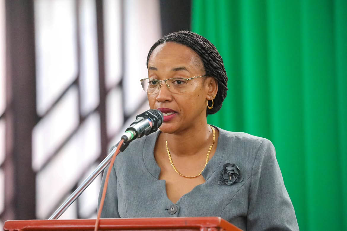 KIKAO CHA UONGOZI NA WATUMISHI KUIMARISHA MSHIKAMANO NA UTENDAJI – DKT. RWIZA